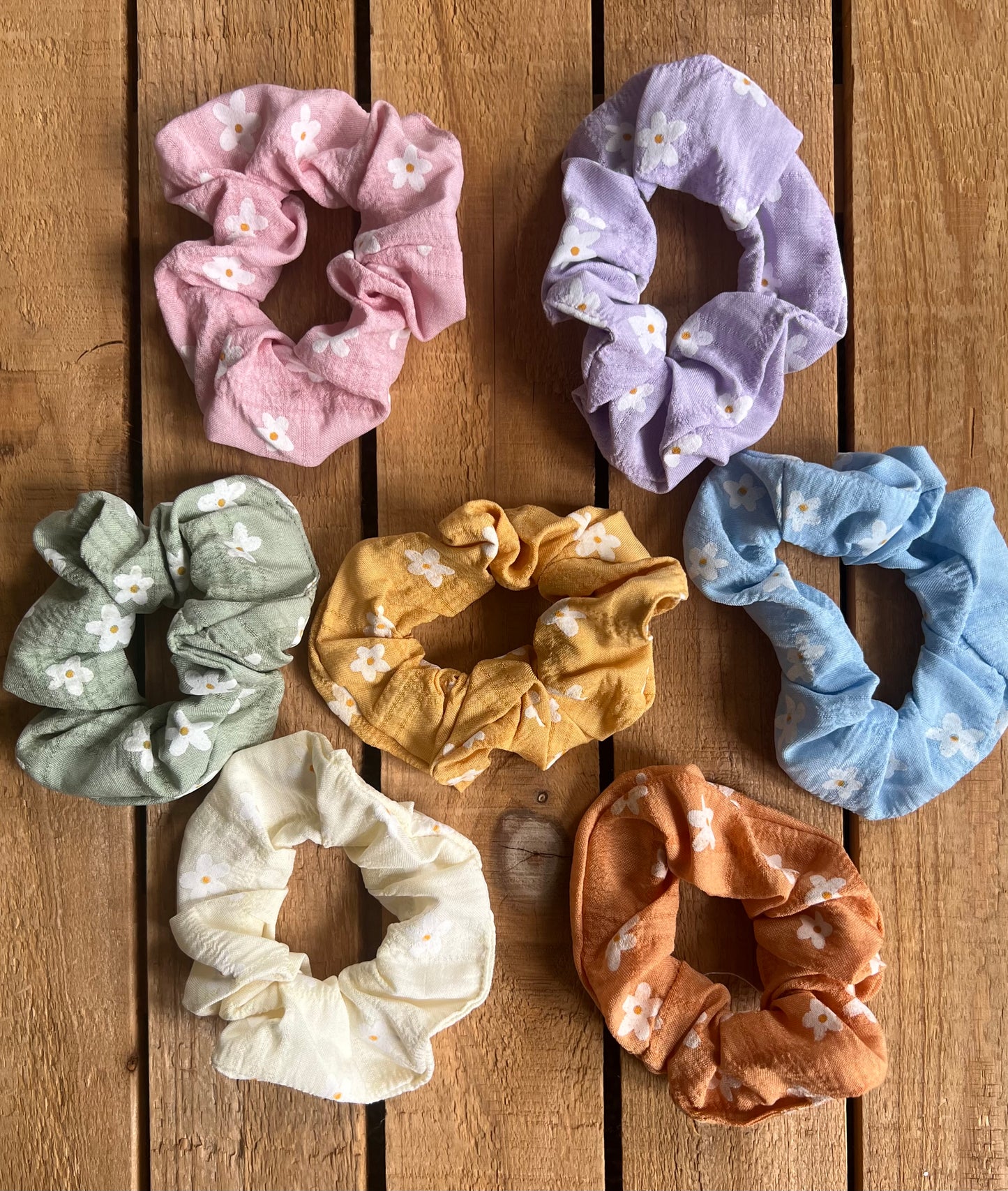 Pastel Daisy Scrunchie