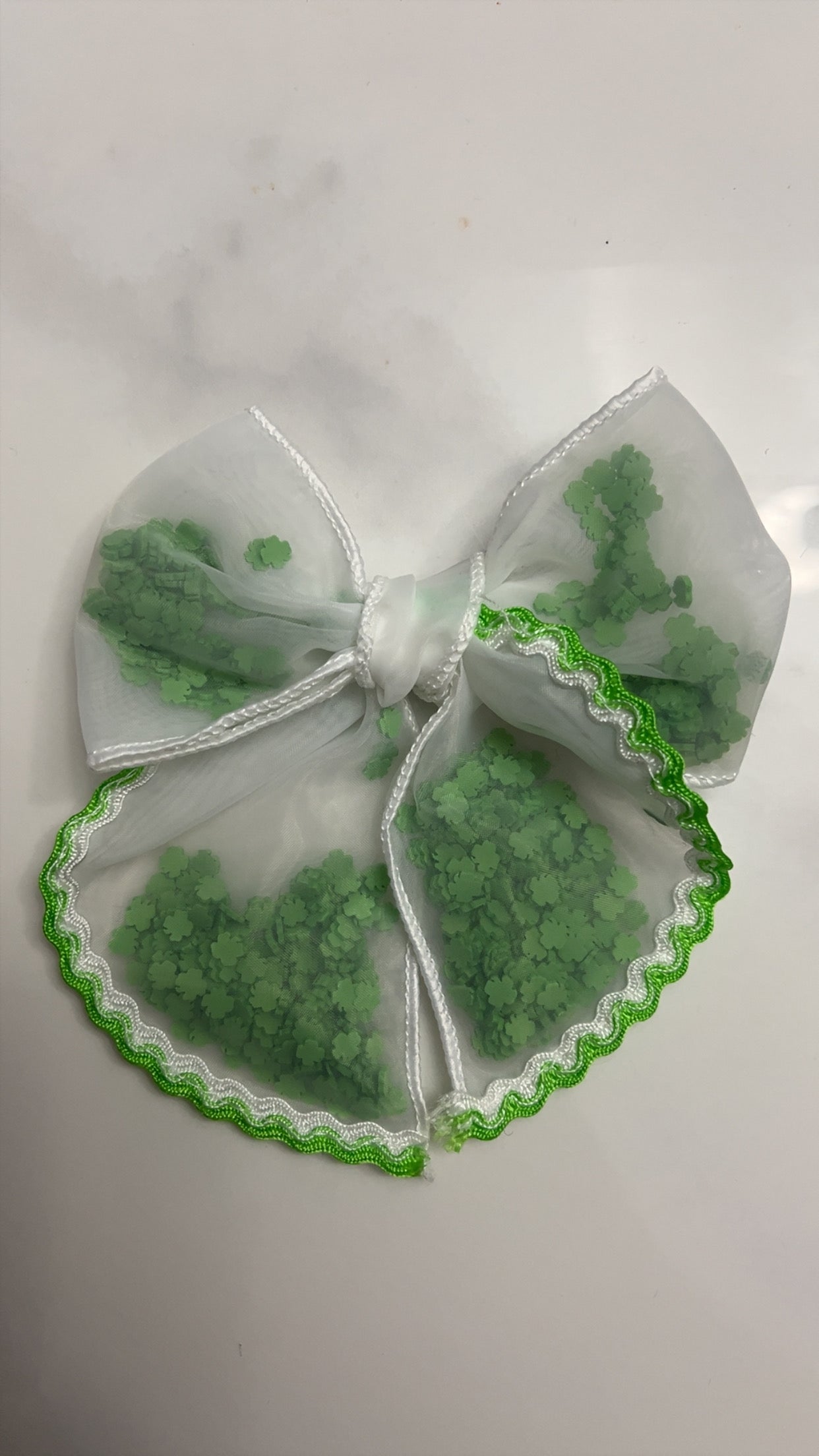 4 Leaf Clover Shaker Bow