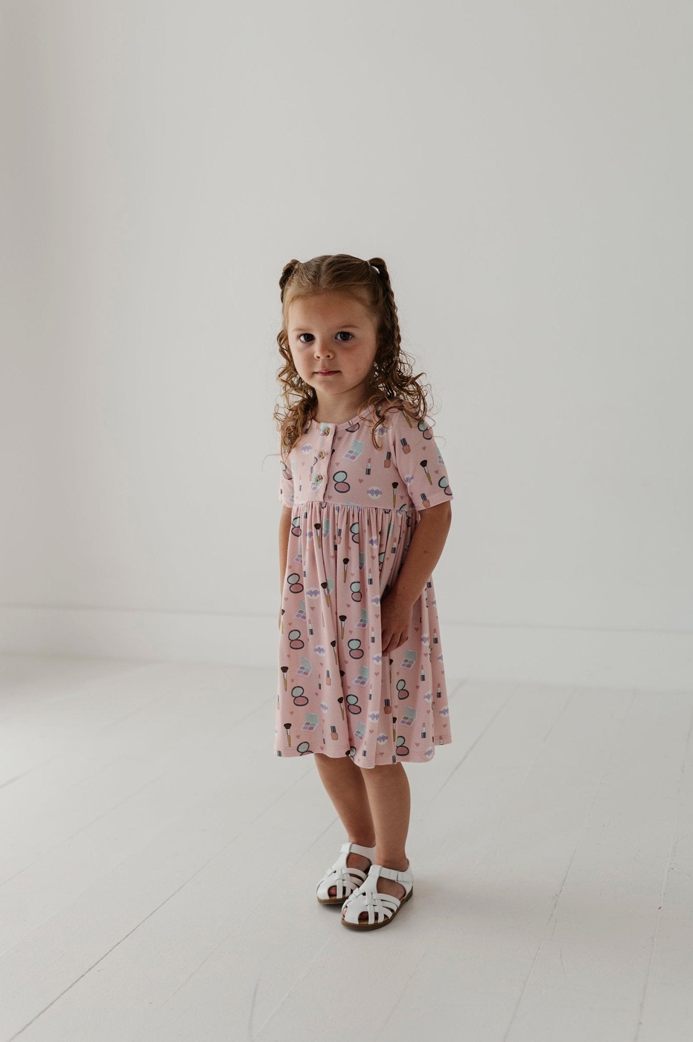 Girls Short Sleeve Henley Dress in Makeup
