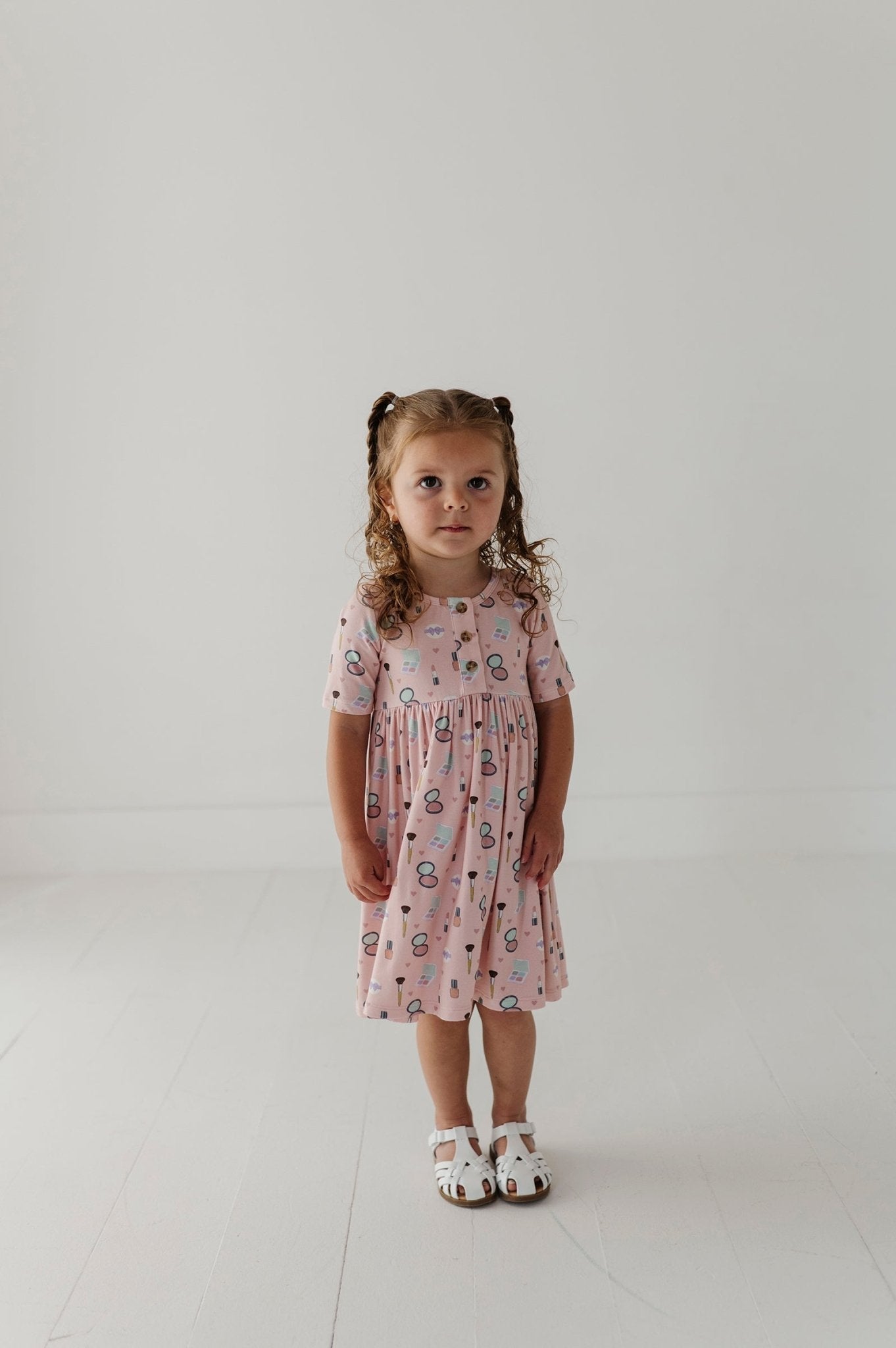 Girls Short Sleeve Henley Dress in Makeup
