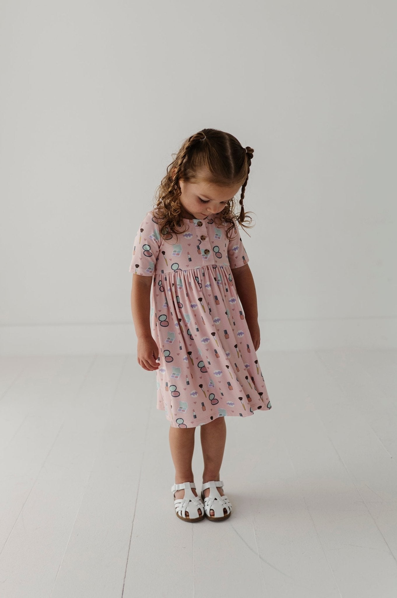 Girls Short Sleeve Henley Dress in Makeup