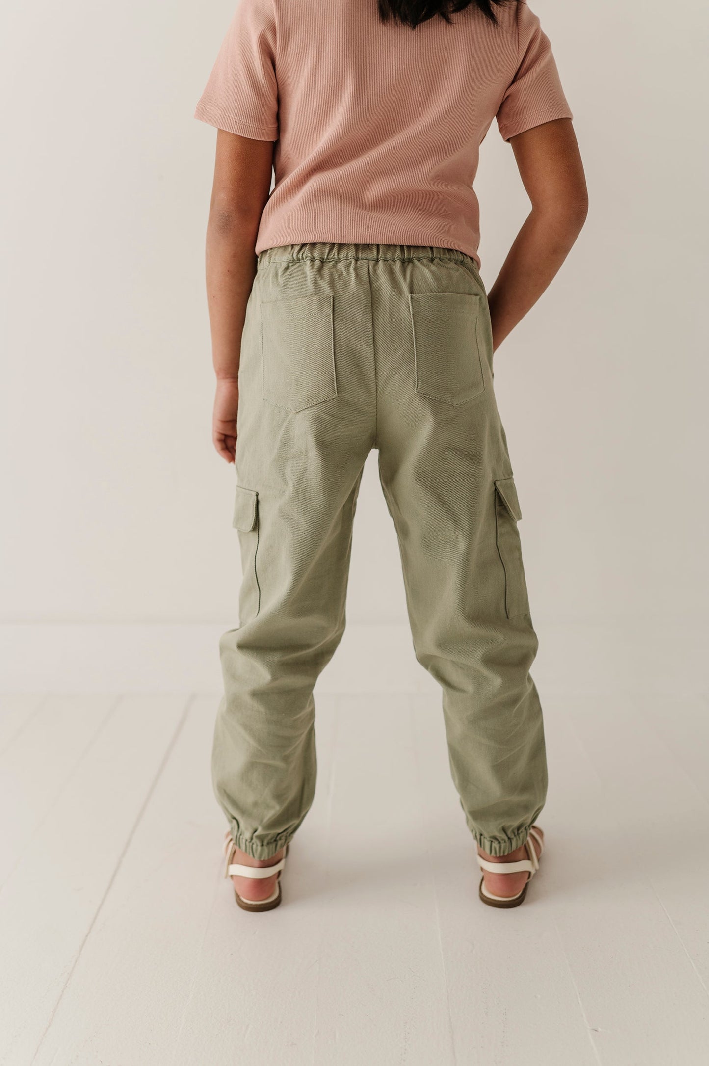 Girls Cargo Utility Pant in Evergreen