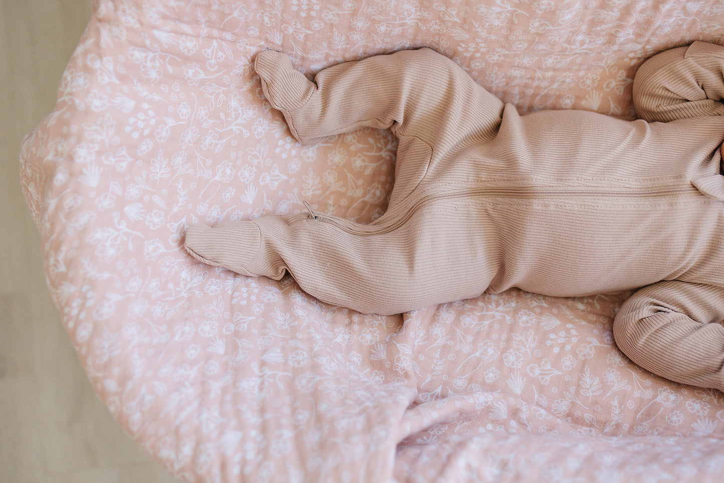 Mebie Baby Pale Pink Organic Cotton Ribbed Zipper