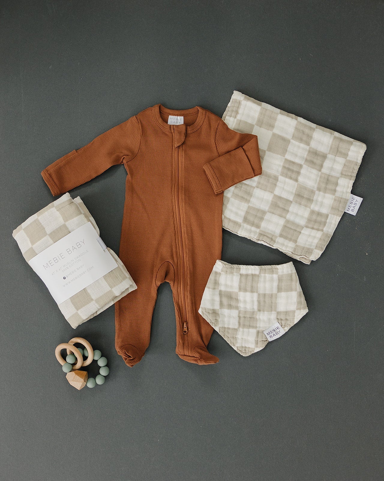 Mebie Baby Taupe Checkered Muslin Bib