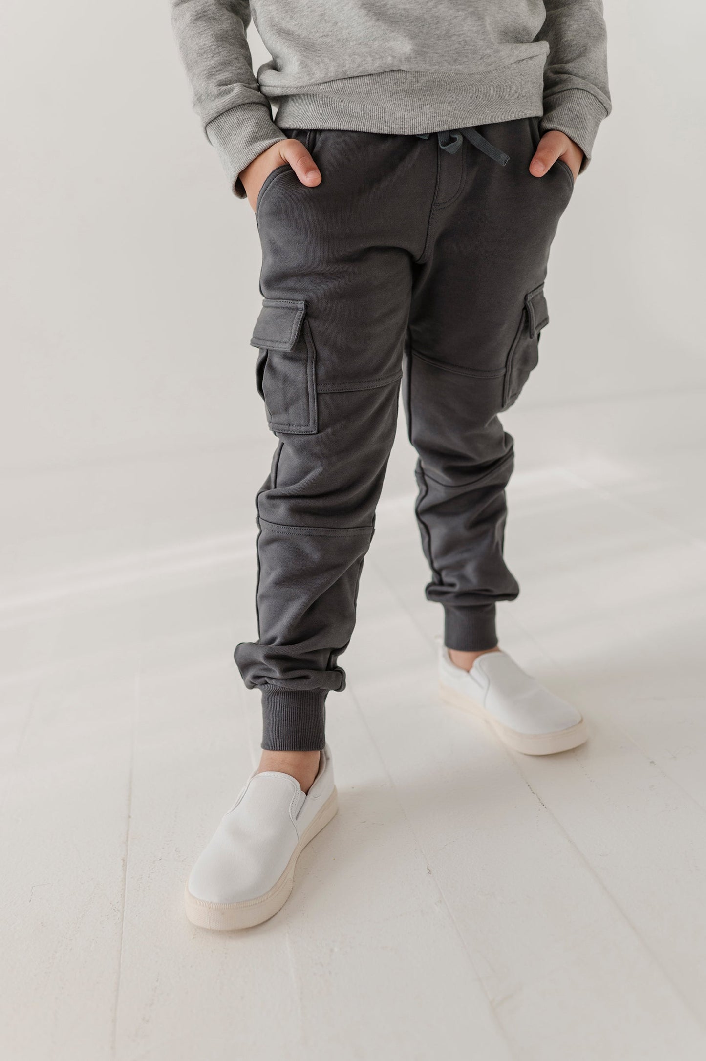 Boys Cargo Fleece Pant in Thunder