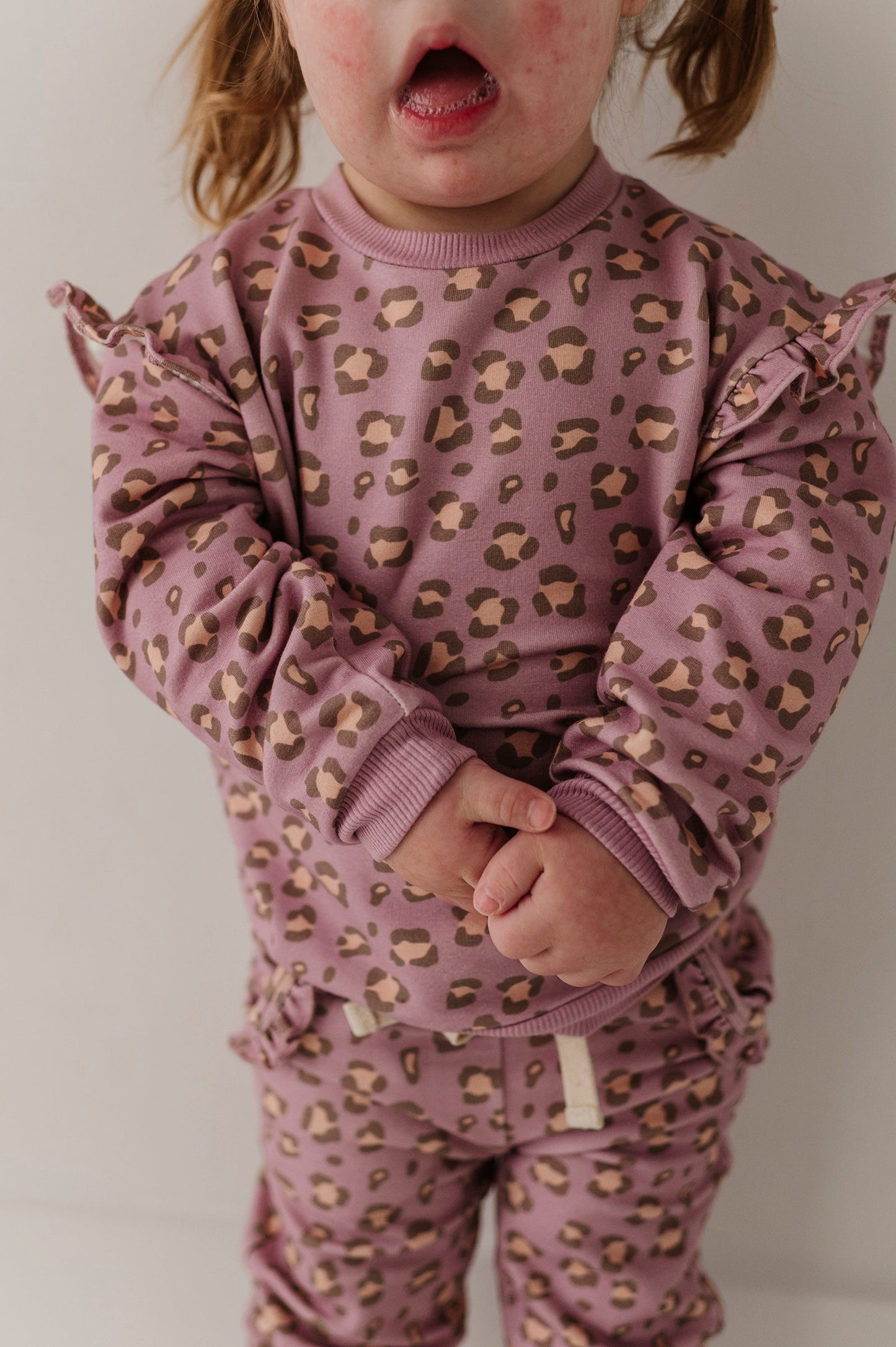 Girls Ruffle Sweatshirt in Cheetah