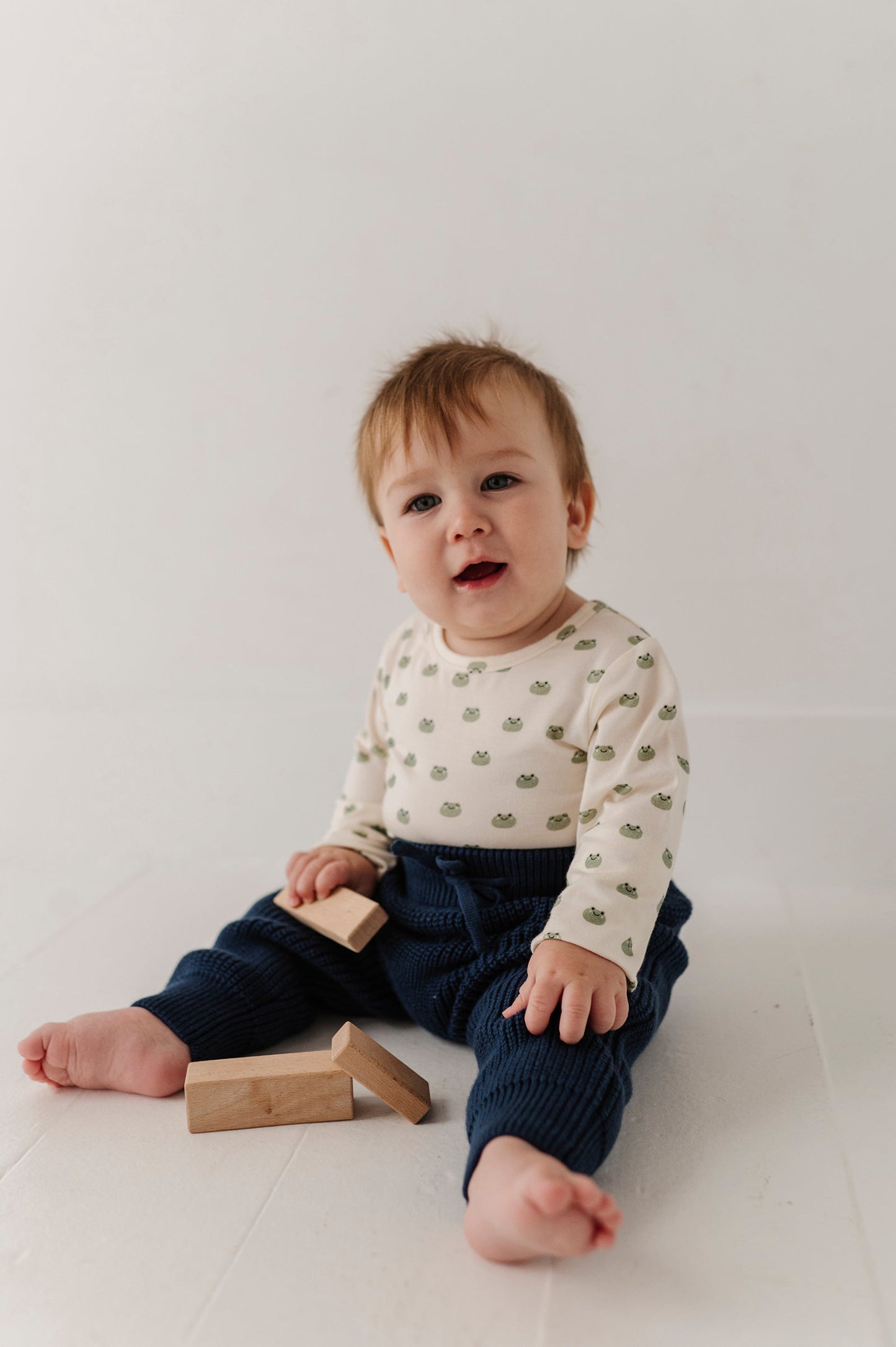 Baby Boy Long Sleeve Bodysuit in Miniature Frogs