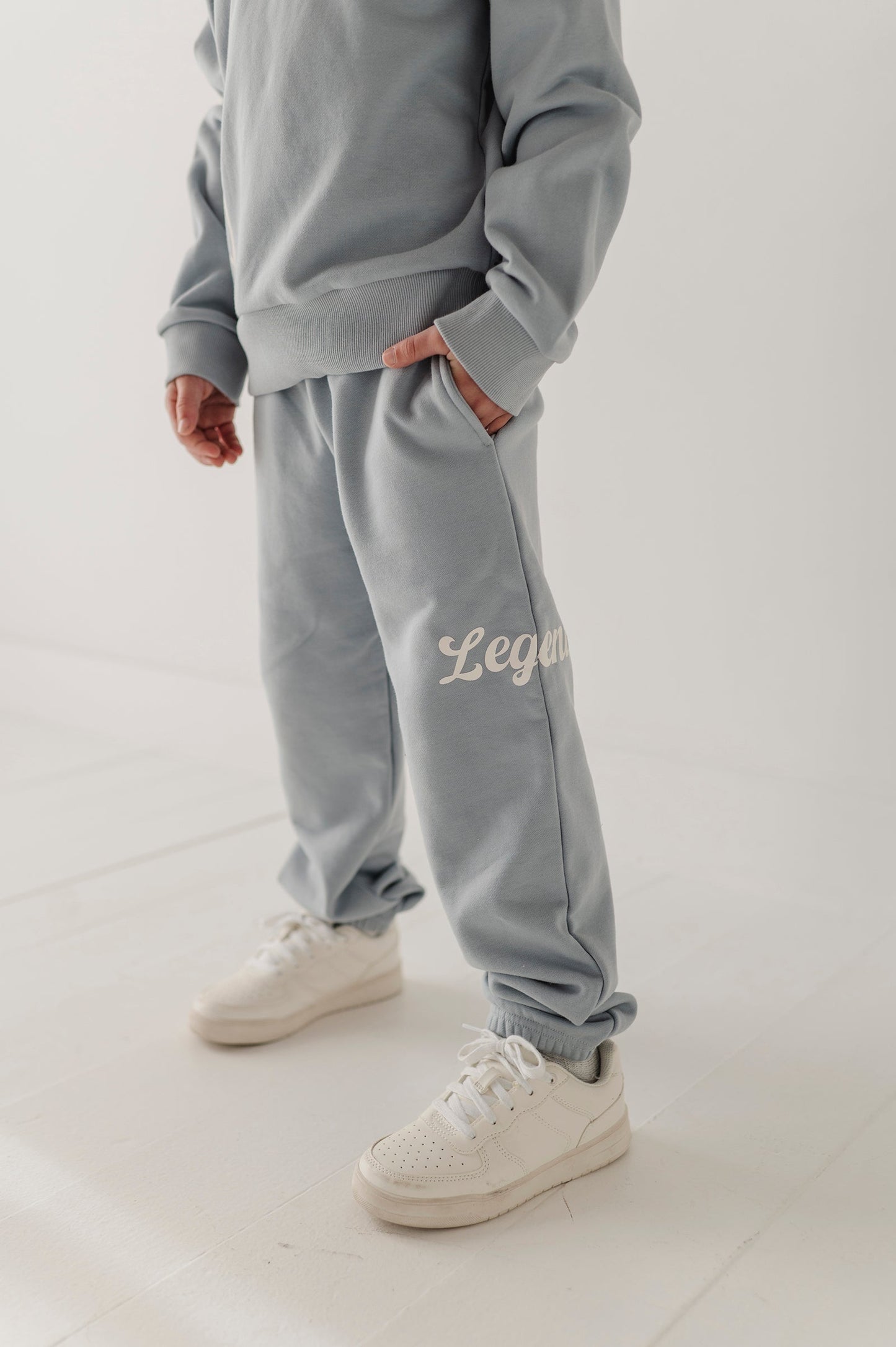 Boys Dario Graphic Sweatpants in Legend in Blue Fog