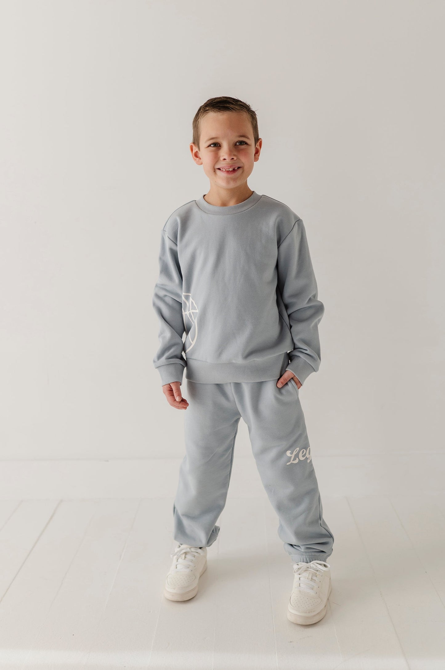Boys Dario Graphic Sweatpants in Legend in Blue Fog