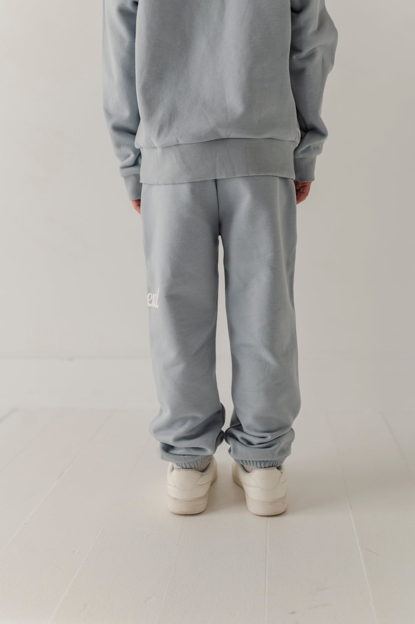 Boys Dario Graphic Sweatpants in Legend in Blue Fog