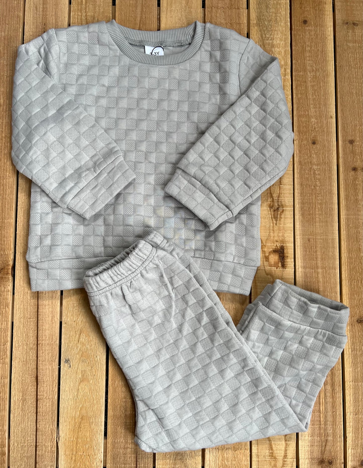 Gray Checkered Set