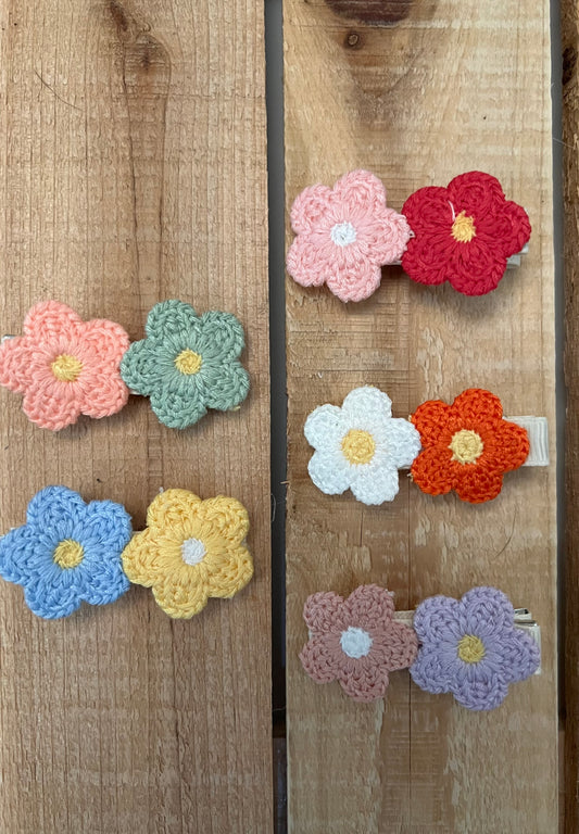 Set of Knit Flower Clips