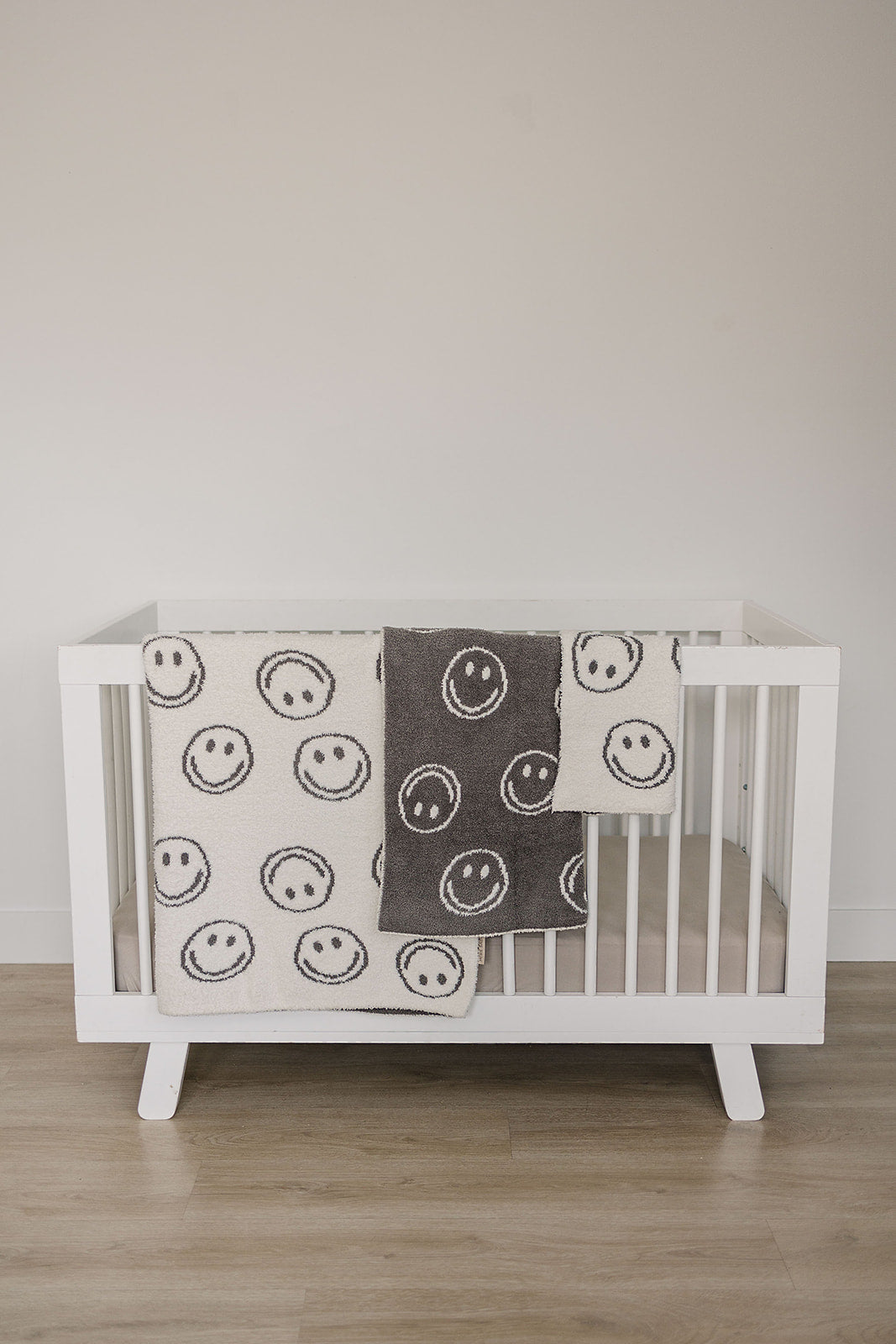 Mebie Baby Charcoal Smiley Taupe Plush Blanket