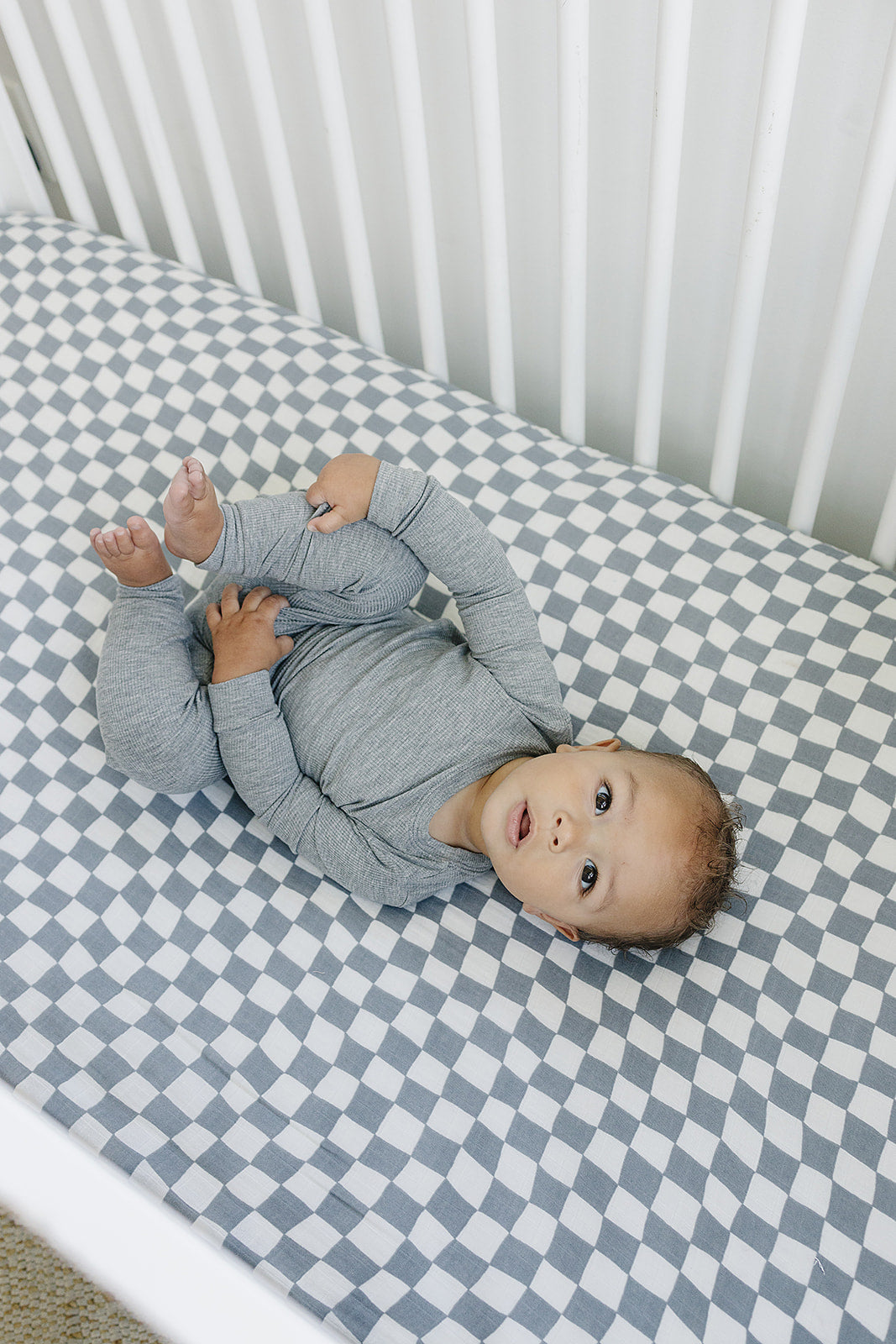 Mebie Baby Dusty Blue Wavy Checkered Muslin Crib Sheet