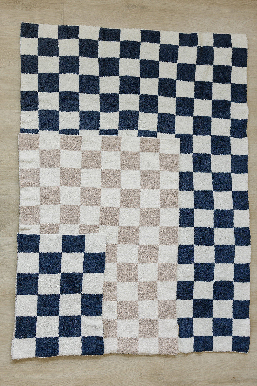 Mebie Baby Navy Checkered Plush Blanket