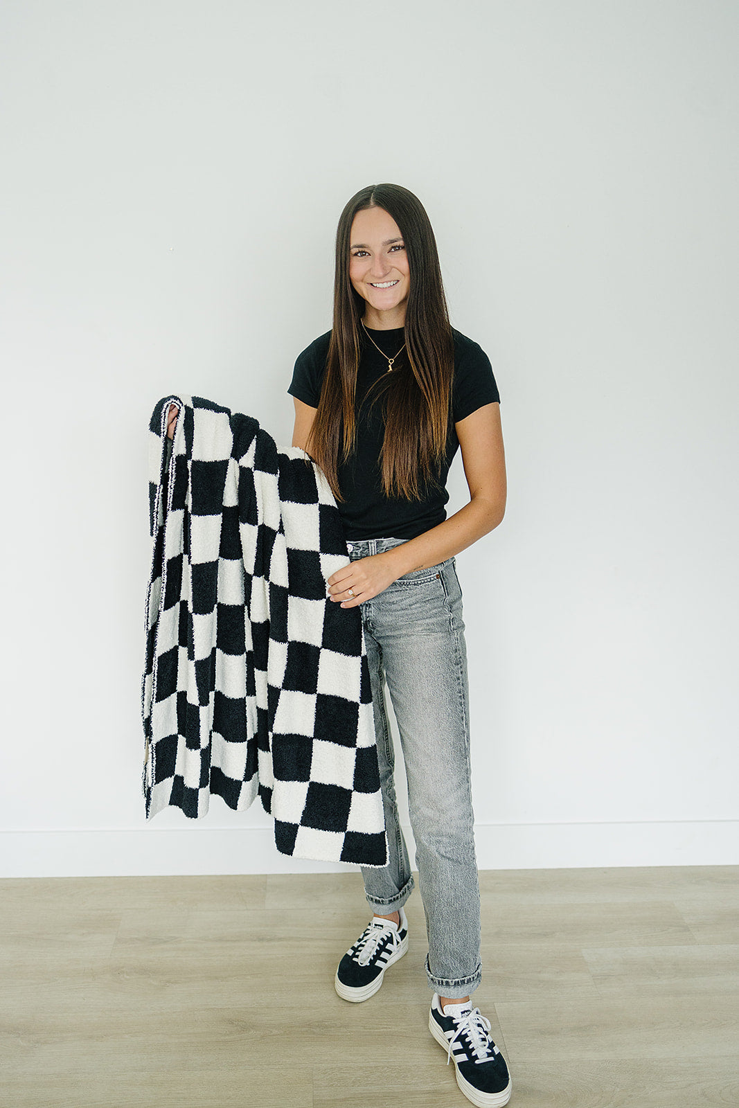 Mebie Baby Black + White Checkered Plush Blanket