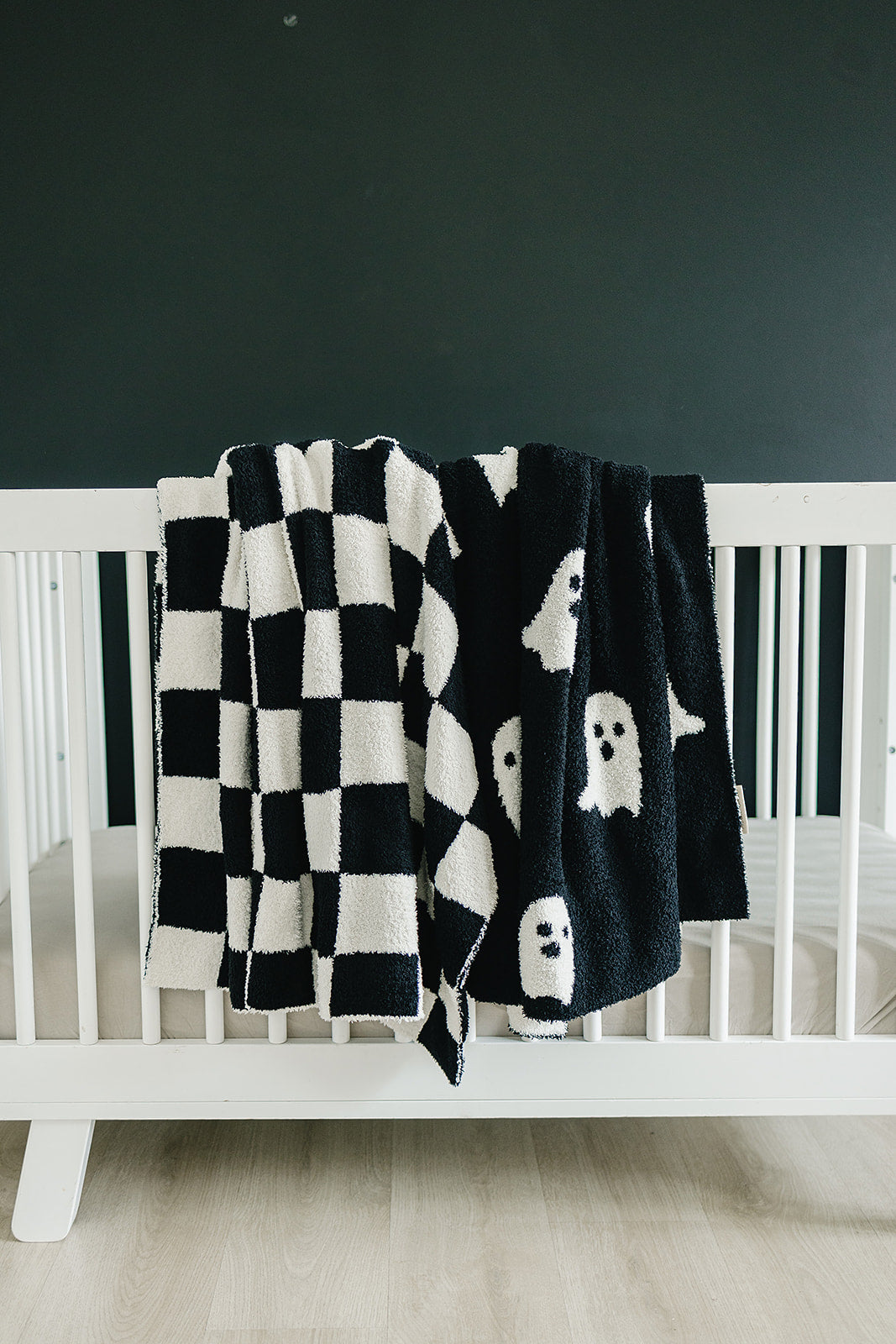 Mebie Baby Black + White Checkered Plush Blanket