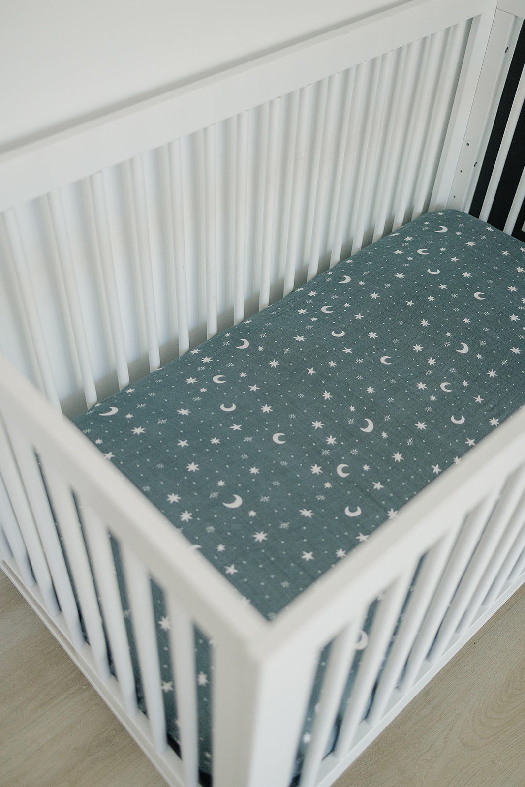 Mebie Baby Night Sky Muslin Crib Sheet