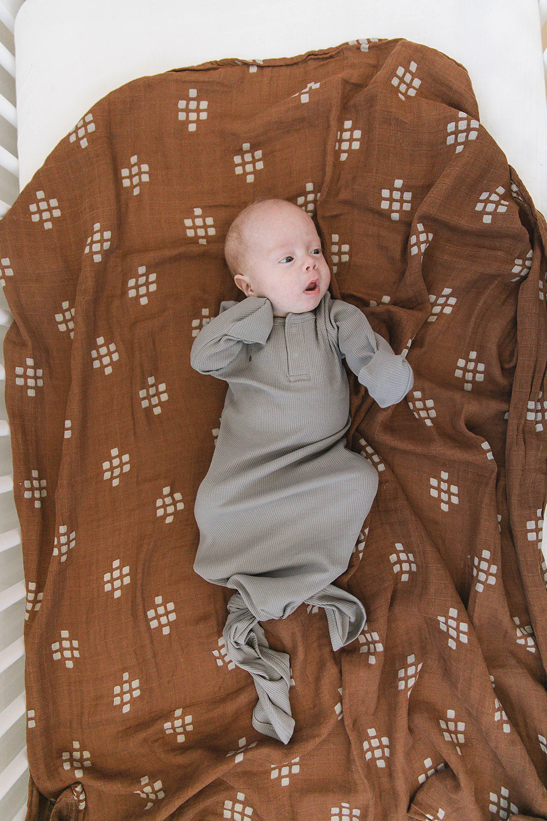 Mebie Baby Grey Organic Cotton Ribbed Knot Gown